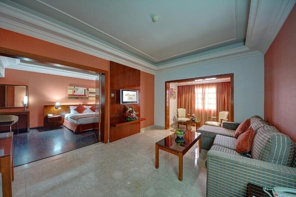Отель Ascot Hotel 4*