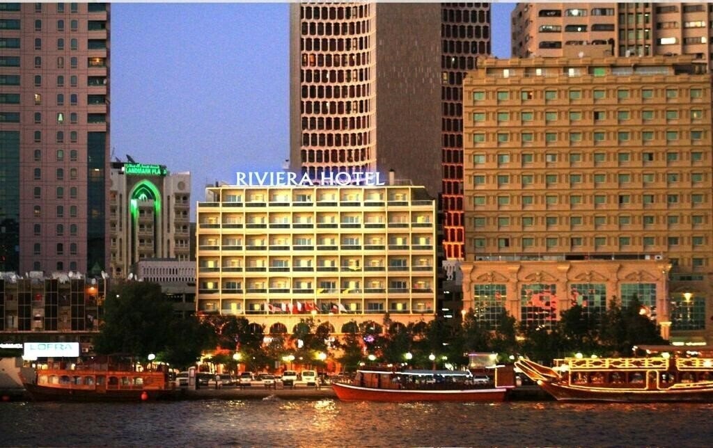 Отель Riviera Hotel 4*