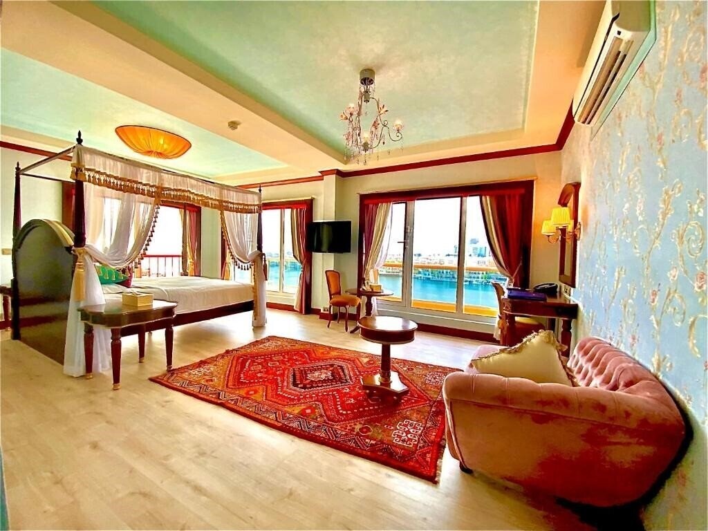 Фотография Riviera Hotel 4*