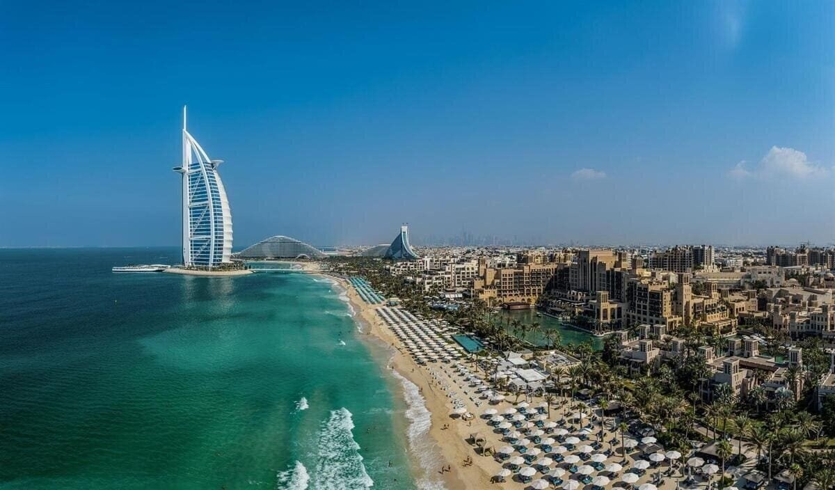Фото Jumeirah Beach Hotel (ex. Beach Hotel, Jumeirah Beach Hotel & Beit Al Bahar Villas) 5*