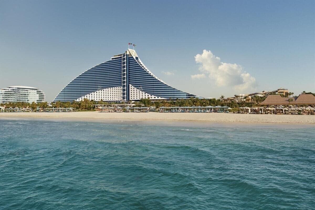 Отель Jumeirah Beach Hotel (ex. Beach Hotel, Jumeirah Beach Hotel & Beit Al Bahar Villas) 5*