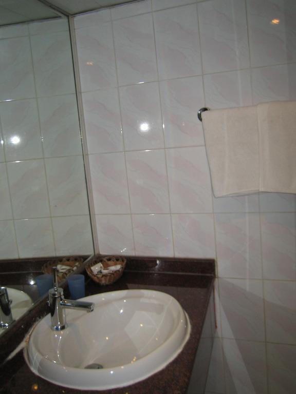 Фотография Al Jawhara Metro Hotel 2*