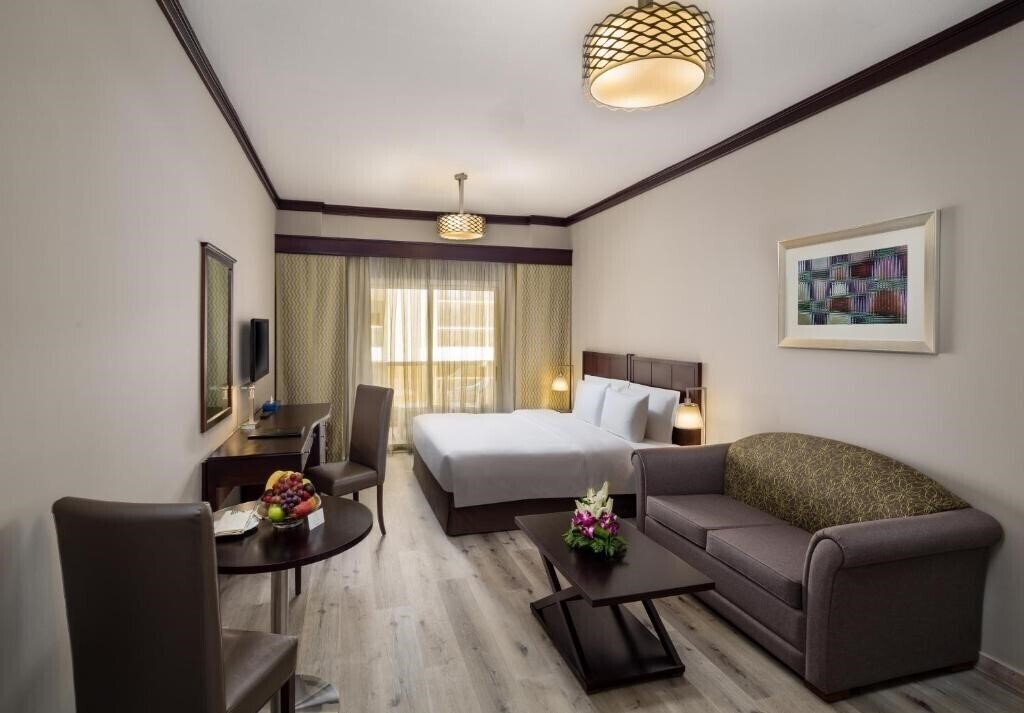 Отель Savoy Crest Hotel Apartments апартаменты