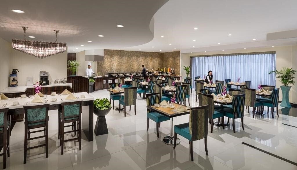 Картинка Savoy Crest Hotel Apartments апартаменты