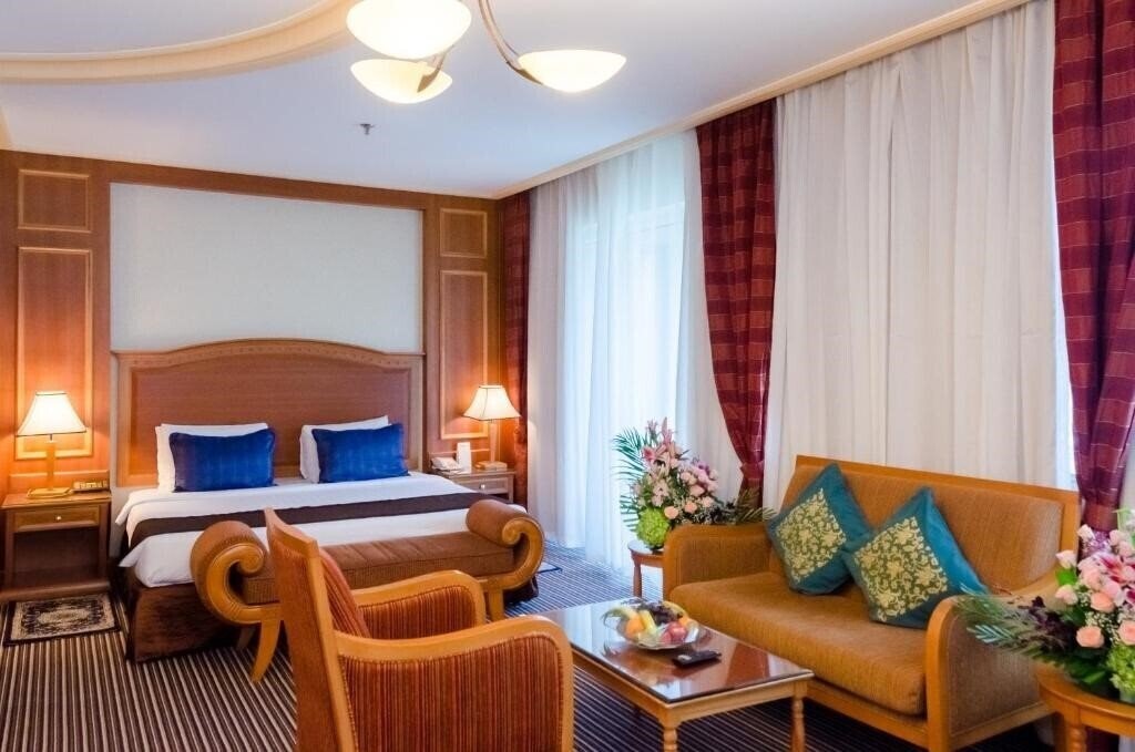Отель Avenue 4*