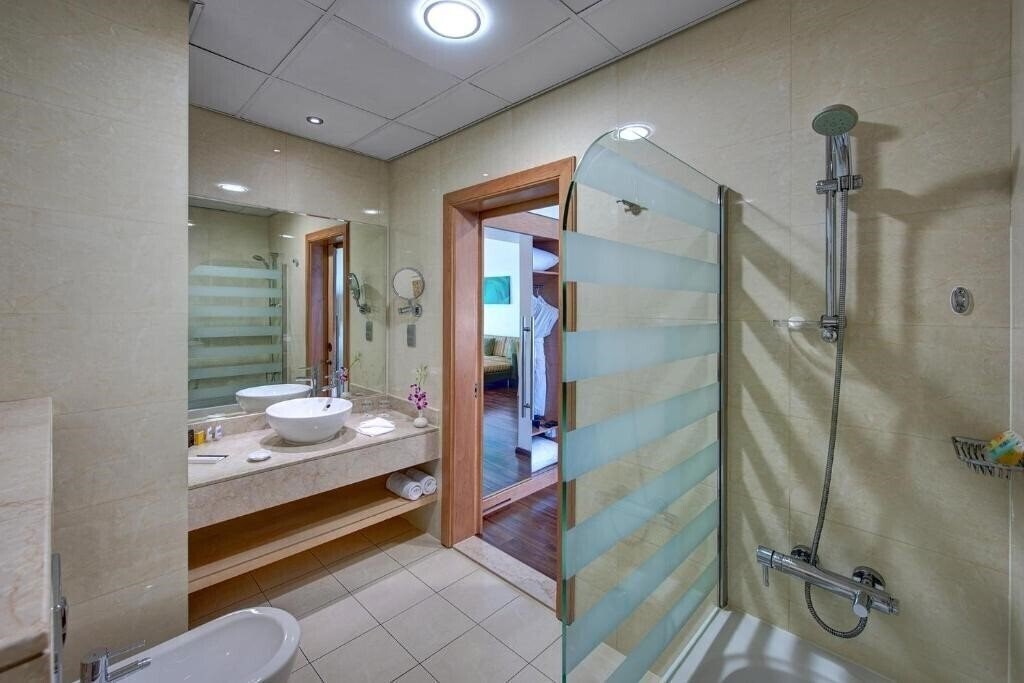 Фото Al Khoory Executive Hotel, Al Wasl 3*