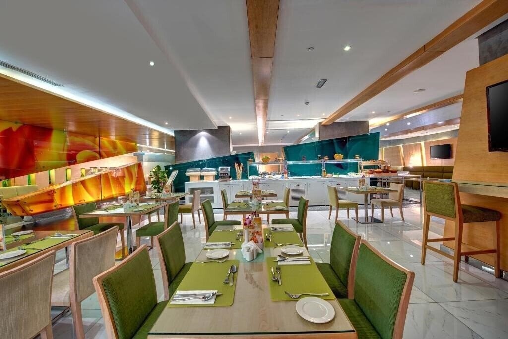 Изображение Al Khoory Executive Hotel, Al Wasl 3*