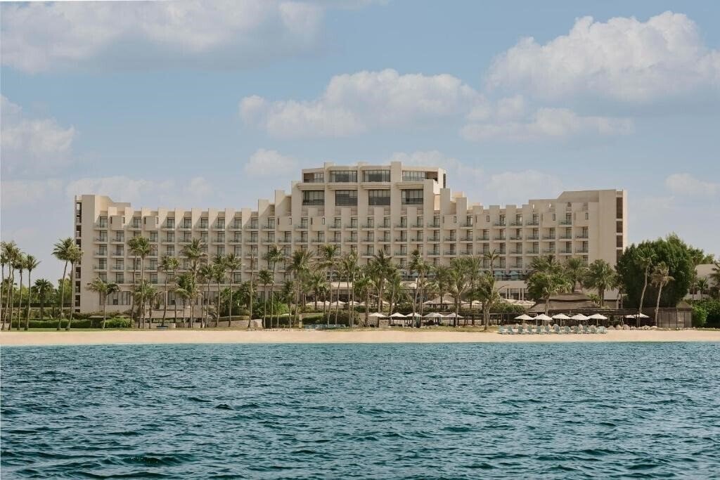 Отель JA Beach Hotel 5*