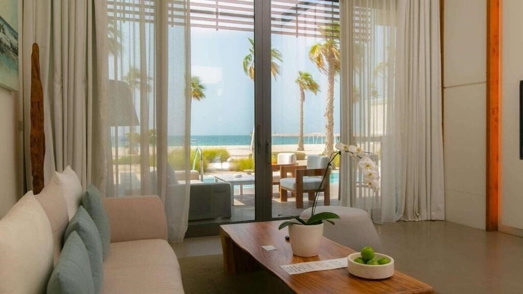 Фото Nikki Beach Resort And Spa 5*