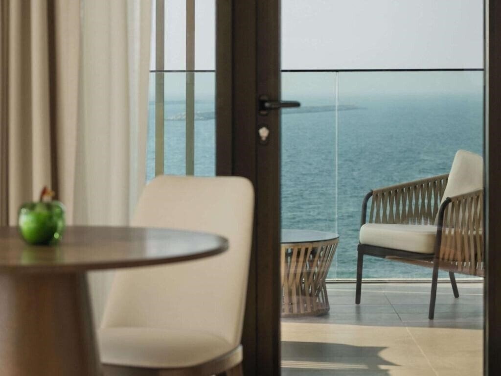 Изображение The Residences At Caesars Palace Bluewaters Dubai (ex. Caesars Palace Bluewaters Dubai ) 5*