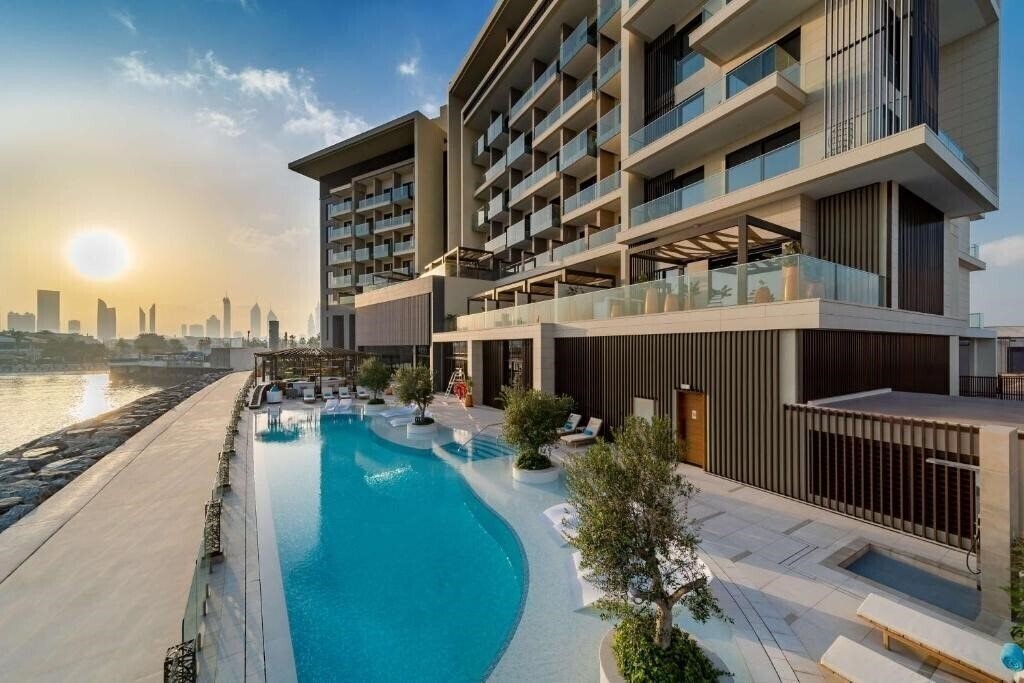 Отель Hyatt Centric Jumeirah Dubai 5*