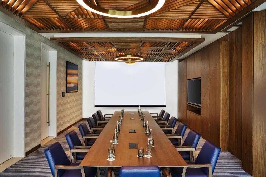 Изображение Tumbi Hotel Dubai The Palm, Tapestry Collection by Hilton 4*
