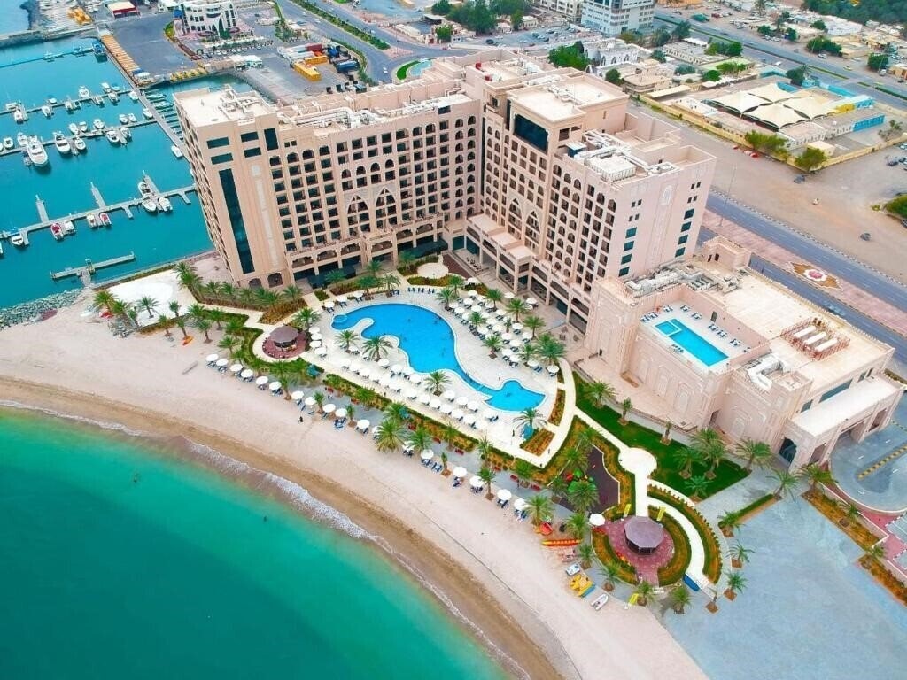 Отель Al Bahar Hotel 5*