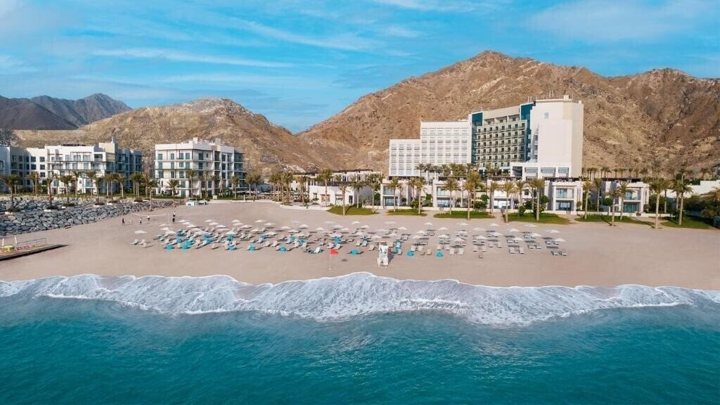 Отель Address Beach Resort Fujairah 5*
