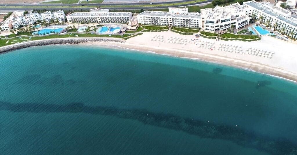 Отель Radisson Blu Resort Fujairah 5*
