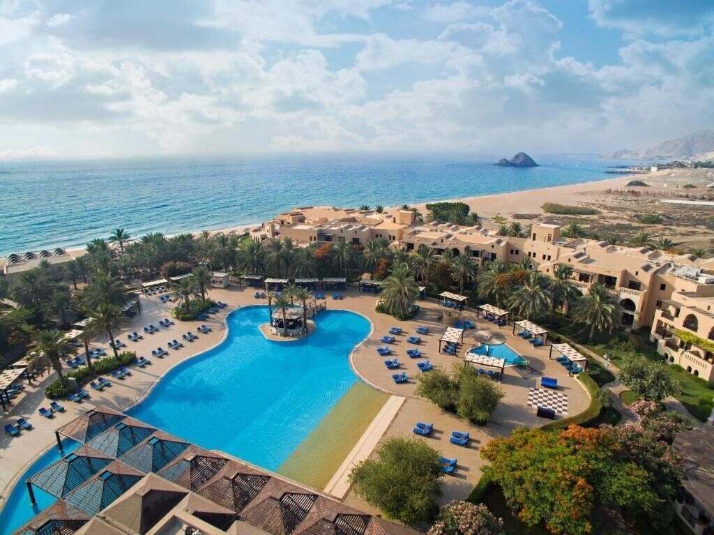 Отель Miramar Al Aqah Beach Resort 5*