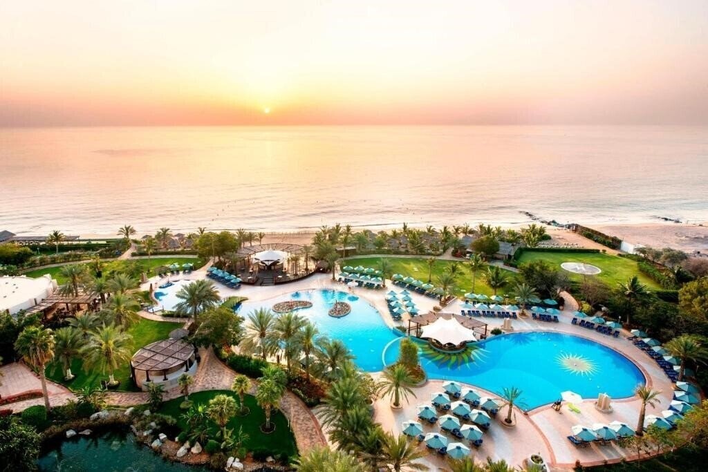 Отель Le Meridien Al Aqah Beach Resort 5*