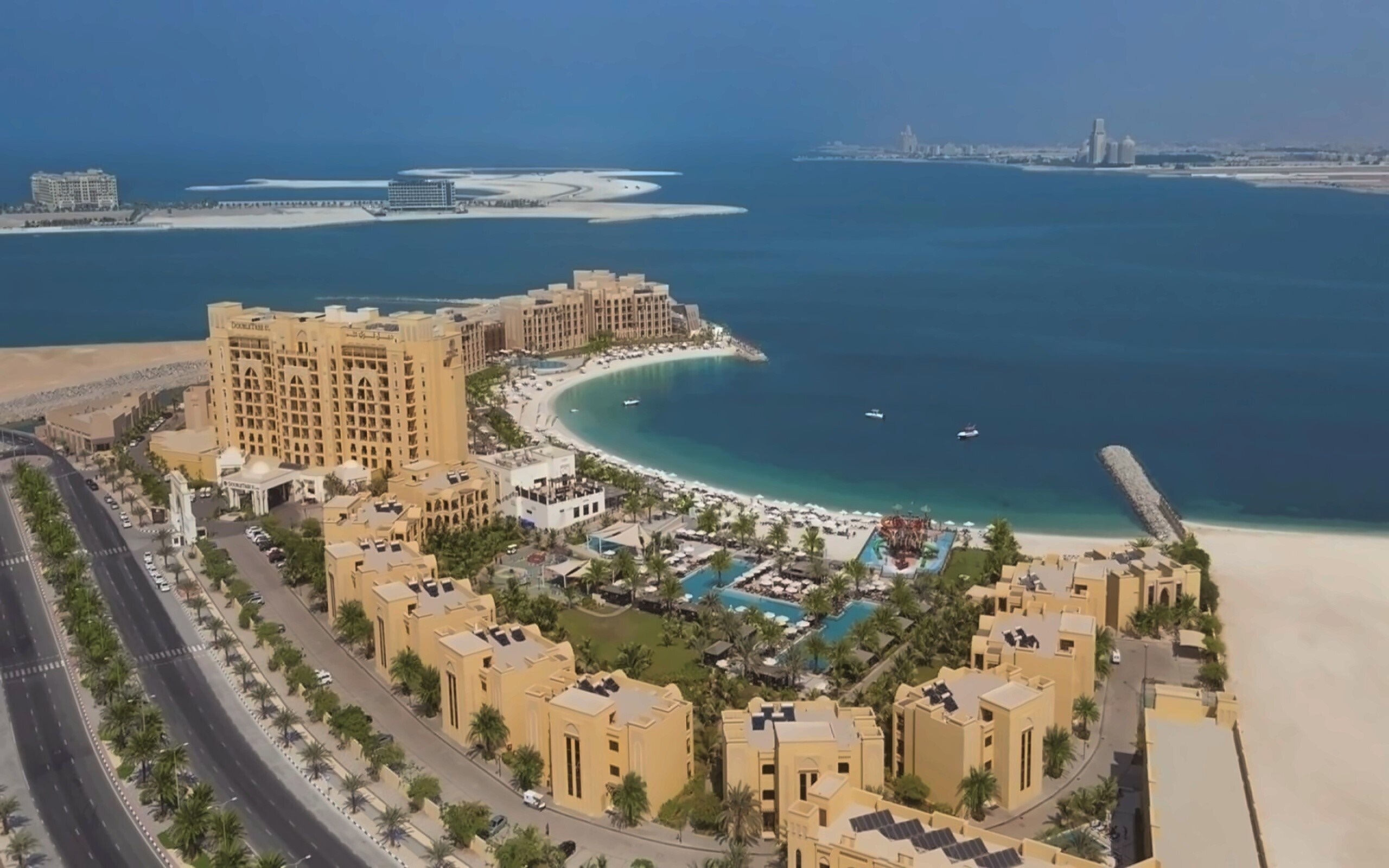 Отель Double Tree by Hilton Resort & SPA Marjan Island 5*