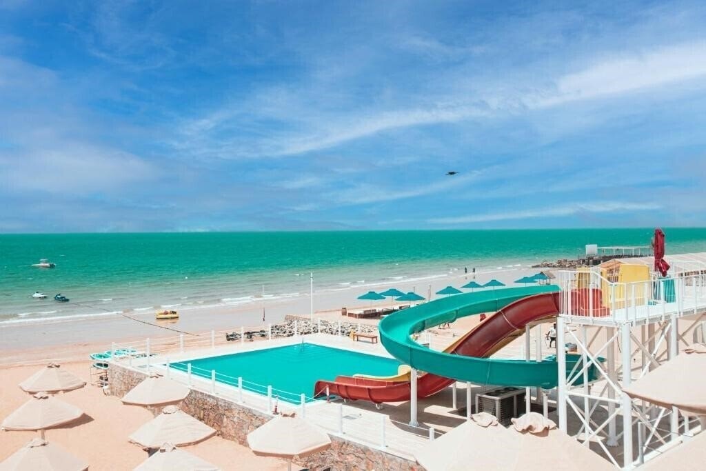 Отель BM Beach Hotel 4*