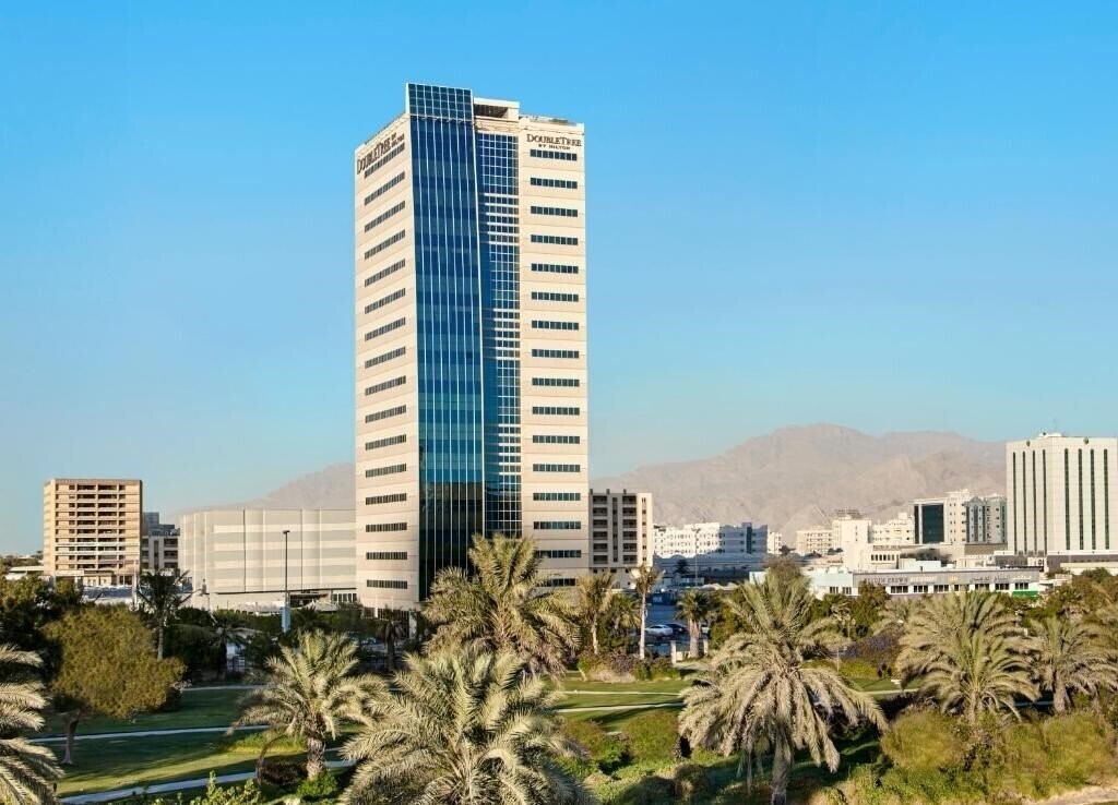 Отель Doubletree by Hilton Ras Al Khaimah 4*