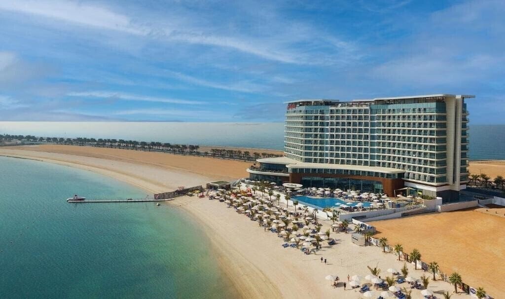 Отель Hampton by Hilton Marjan Island 4*