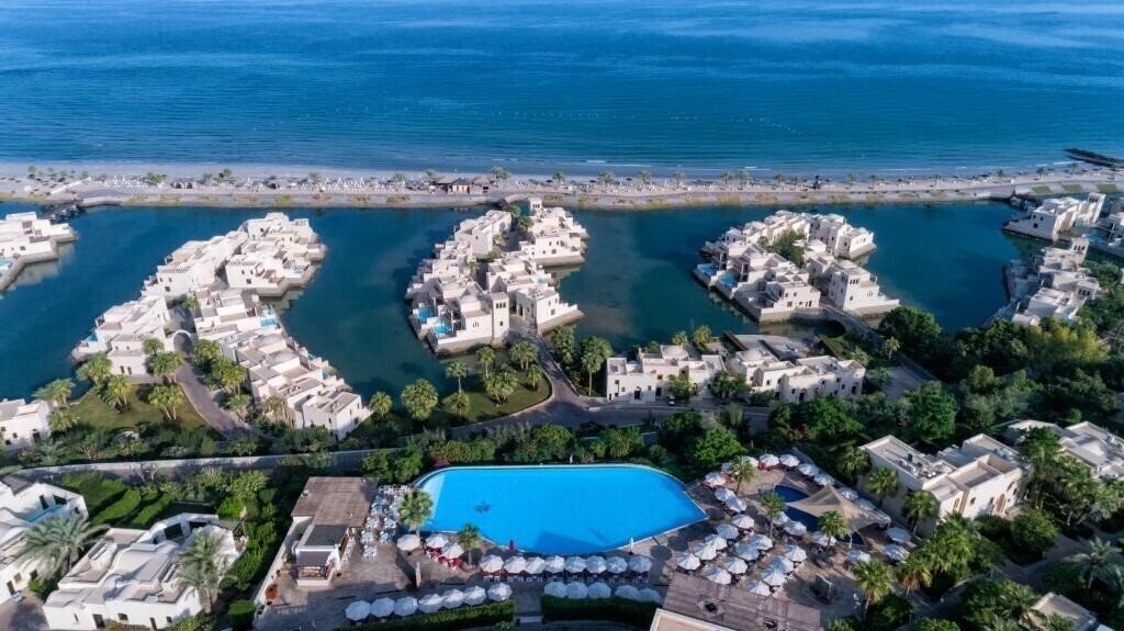 Отель The Cove Rotana Resort Ras Al Khaimah 5*