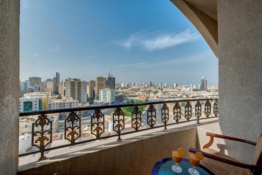 Картинка Sharjah Royal Tulip (ex. Tulip Inn Sharjah) апартаменты