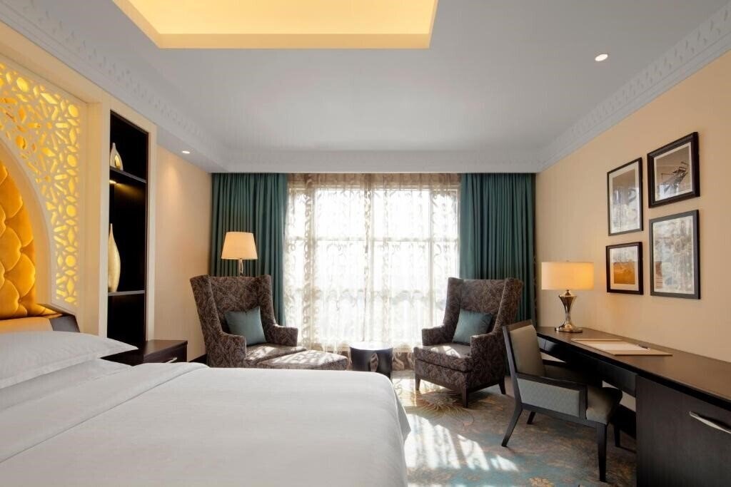 Фото Sheraton Sharjah Beach Resort & SPA 5*
