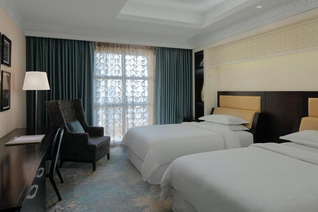 Фотография Sheraton Sharjah Beach Resort & SPA 5*