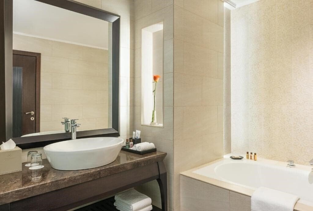 Изображение Sheraton Sharjah Beach Resort & SPA 5*