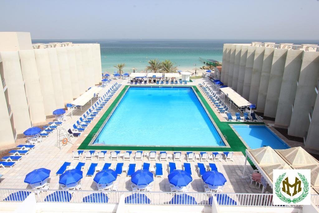 Отель Beach Hotel Sharjah 3*