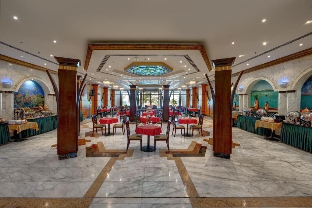 Фотография Sahara Beach Resort & SPA (ex. Royal Beach Resort & Spa Sharjah) 5*