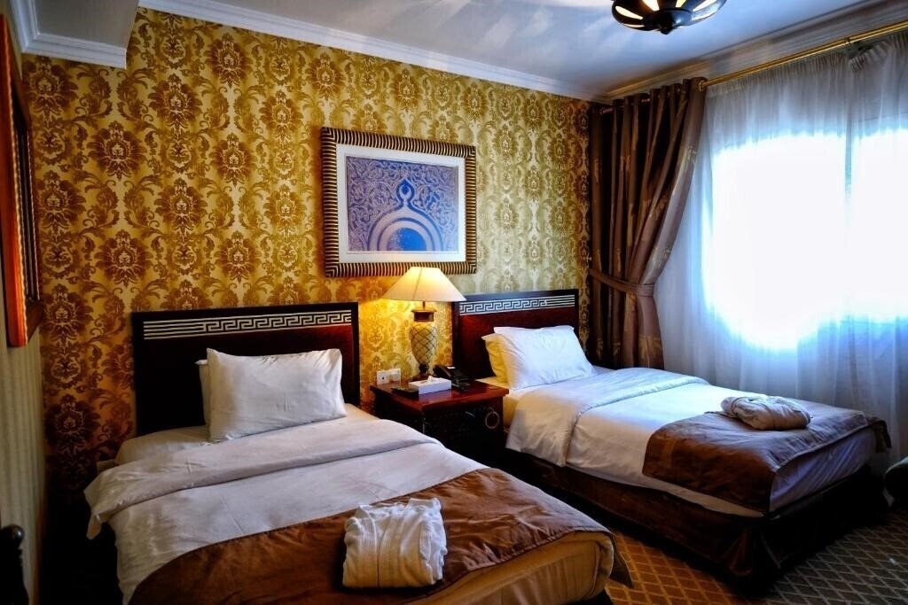 Отель Sharjah International Airport Hotel 2*