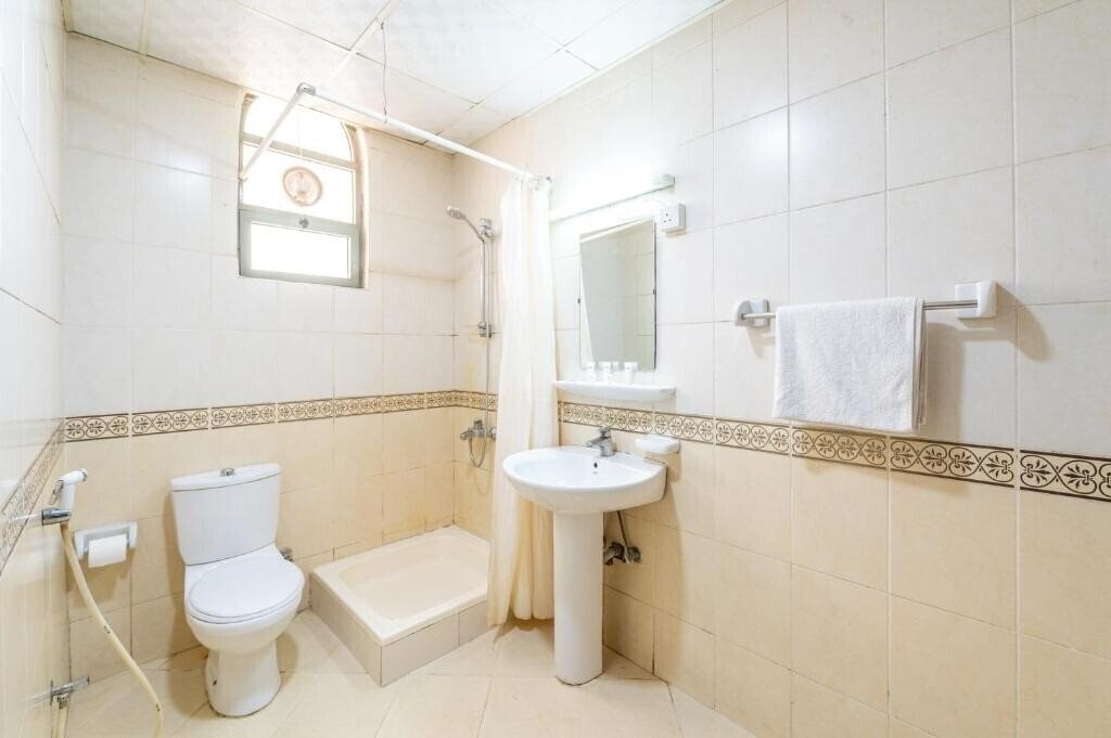 Фото Al Reem Hotel Apartments 2*