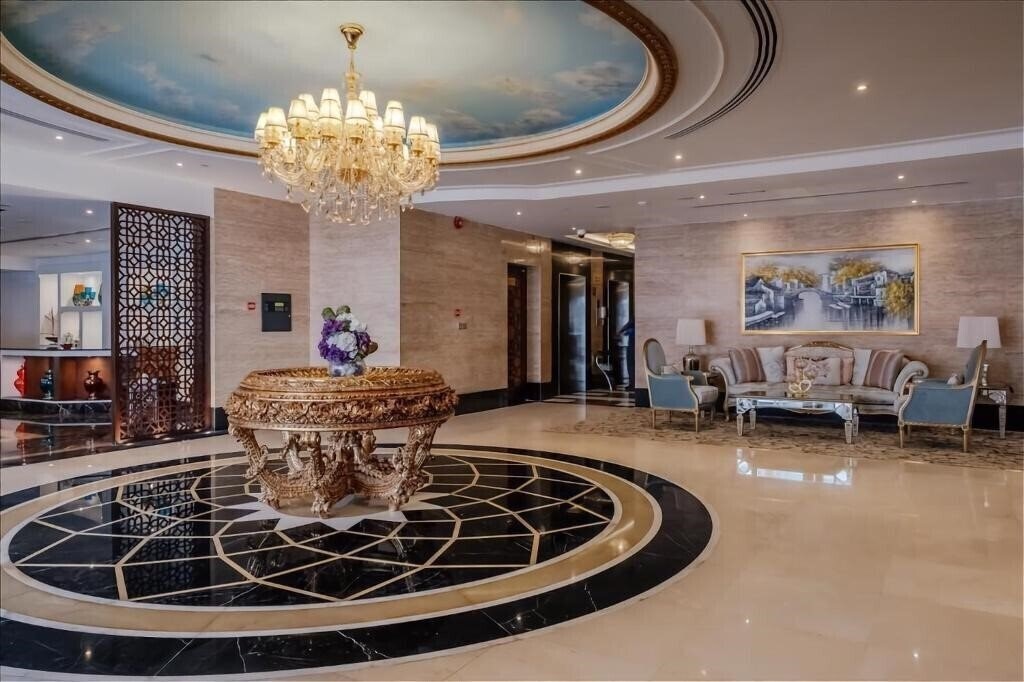 Отель Crystal Plaza Al Majaz (ex. Tulip Inn Al Khan Hotel) 4*