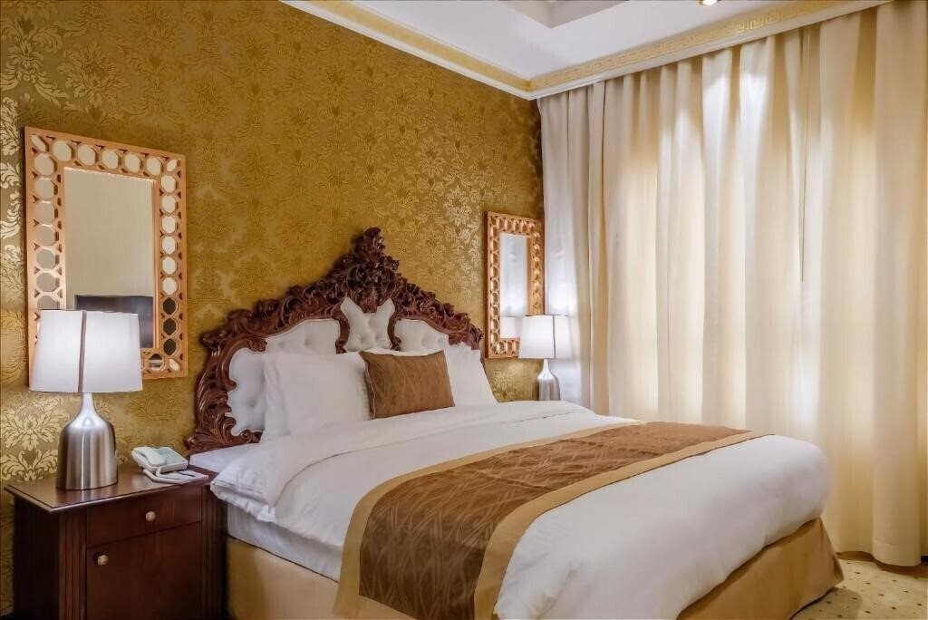 Фото Crystal Plaza Al Majaz (ex. Tulip Inn Al Khan Hotel) 4*