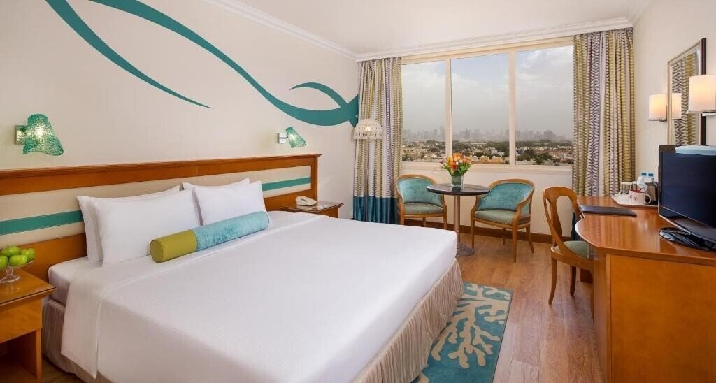 Фото Coral Beach Resort Sharjah 4*