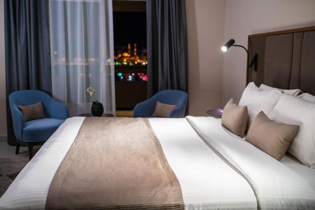 Изображение Holiday International (ex. Holiday International Hotel) 4*