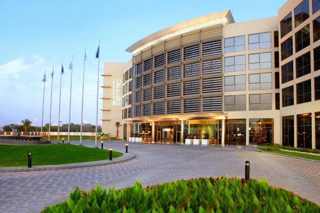 Отель Centro Sharjah (ex. Centro Sharjah by Rotana) 3*