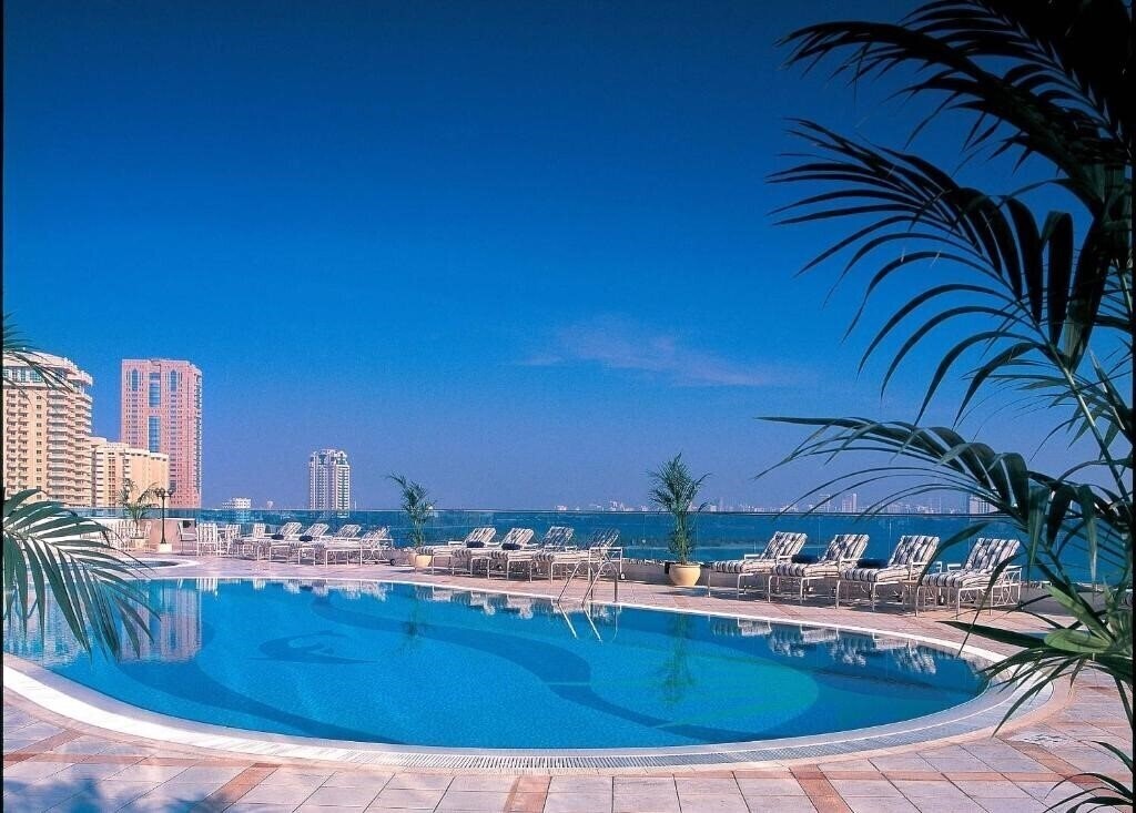 Фото Corniche Hotel Sharjah (ex. Hilton Sharjah, Millenium Hotel Sharjah) 5*