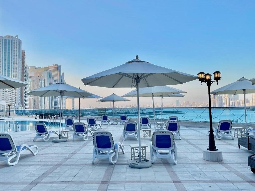 Фотография Corniche Hotel Sharjah (ex. Hilton Sharjah, Millenium Hotel Sharjah) 5*