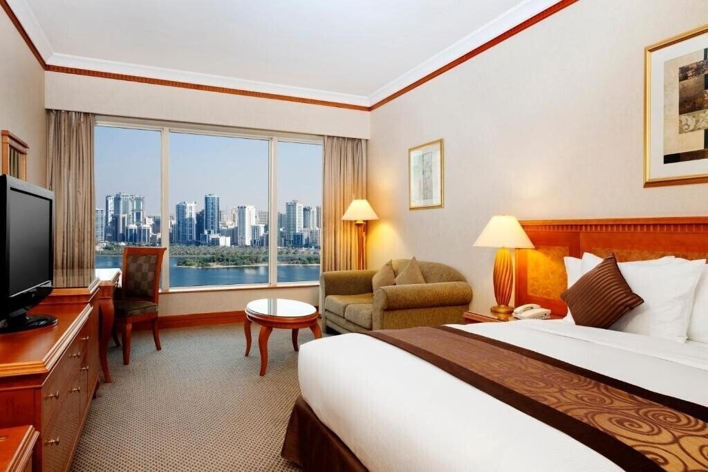 Картинка Corniche Hotel Sharjah (ex. Hilton Sharjah, Millenium Hotel Sharjah) 5*