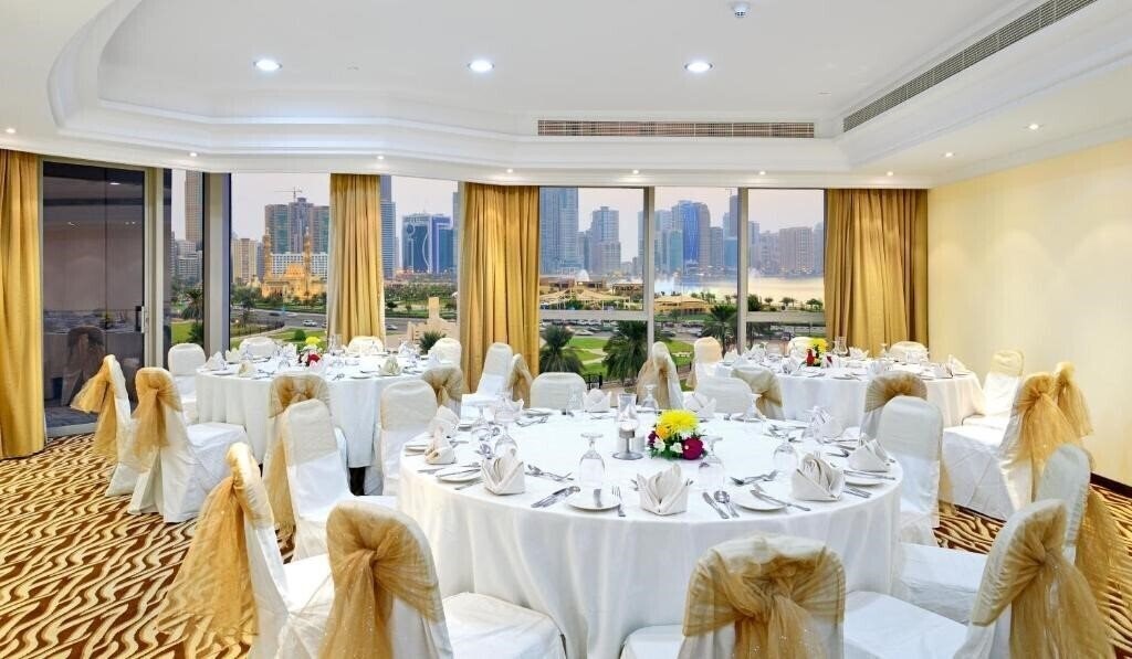 Фотография Al Majaz Hotel Apartments 3*