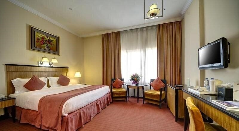 Отель Creek Gate Hotel (ex. Rayan Hotel Corniche) 2*