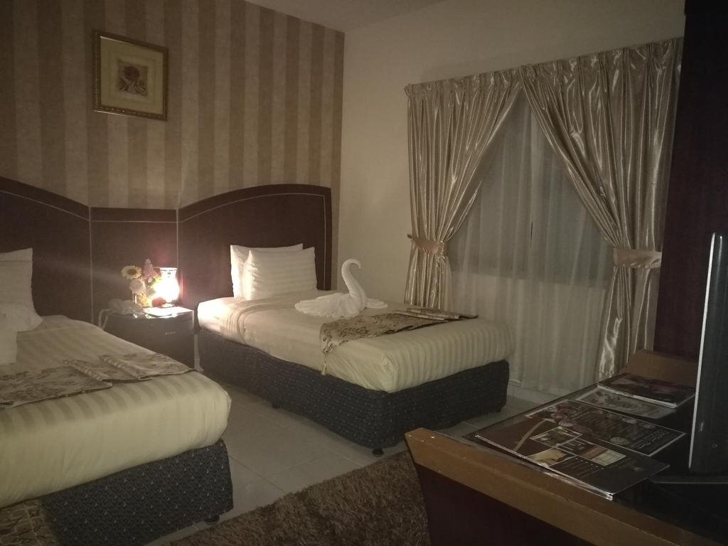 Фото Royal Crown 3*