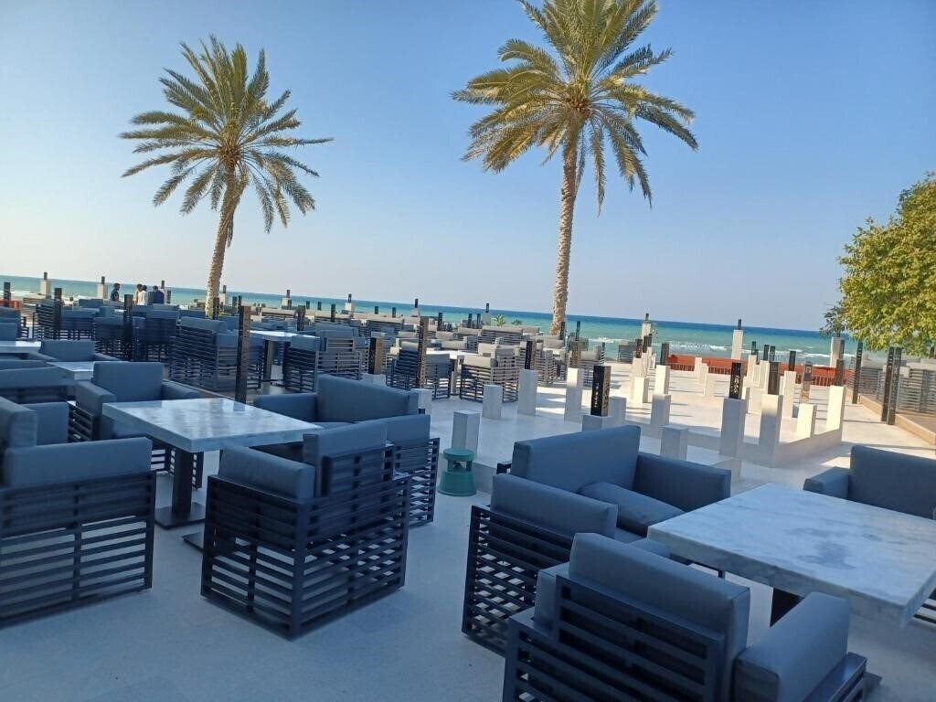 Отель Al Qurum Resort 3*
