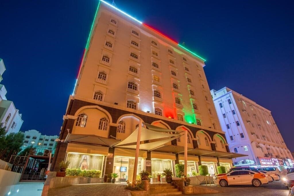 Отель Waves International Hotel 3*