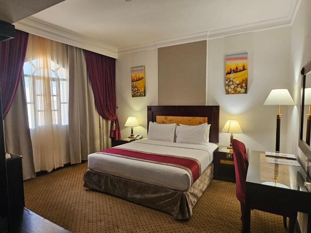 Фото Waves International Hotel 3*