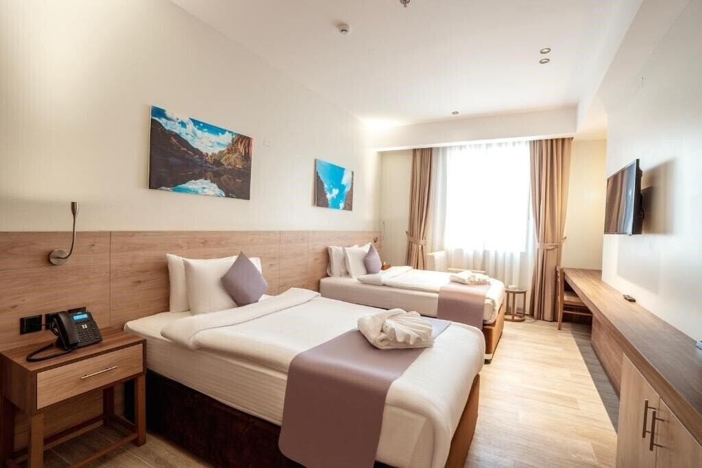 Фото Kyriad Hotel Muscat 4*