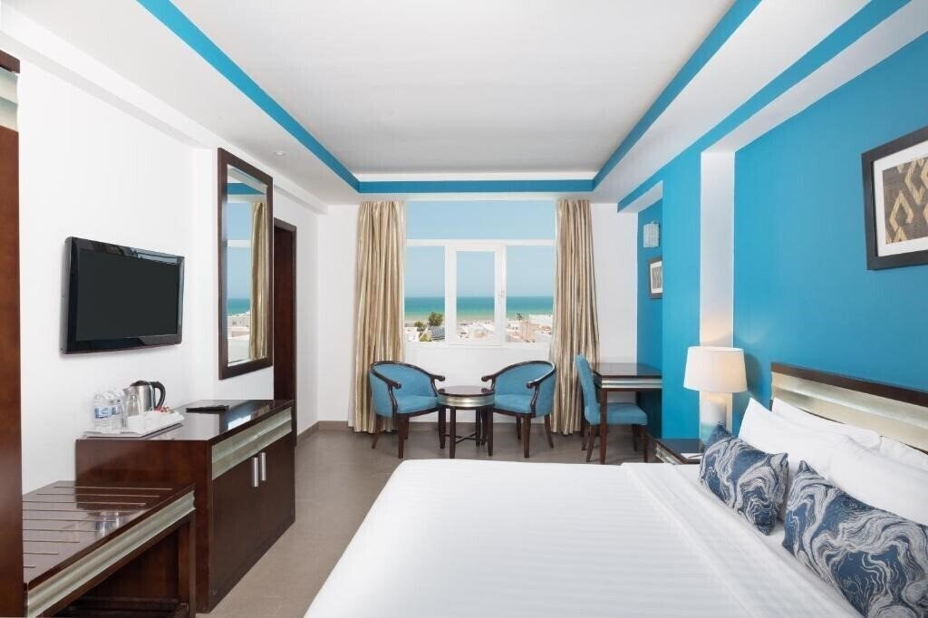 Отель Al Hail Waves Hotel Managed by Centara 3*